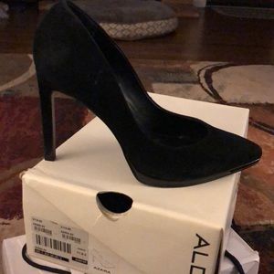 Size 7  black heels